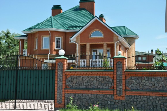 Кирпич облицовочный классический красный БЕЛАЯ ЦЕРКОВЬ_фото Кирпич облицовочный классический красный БЕЛАЯ ЦЕРКОВЬ